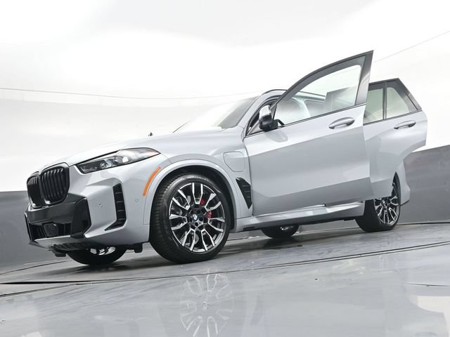Used 2026 BMW X5 xDrive50e w/ Executive Package AWD/4WD image 45