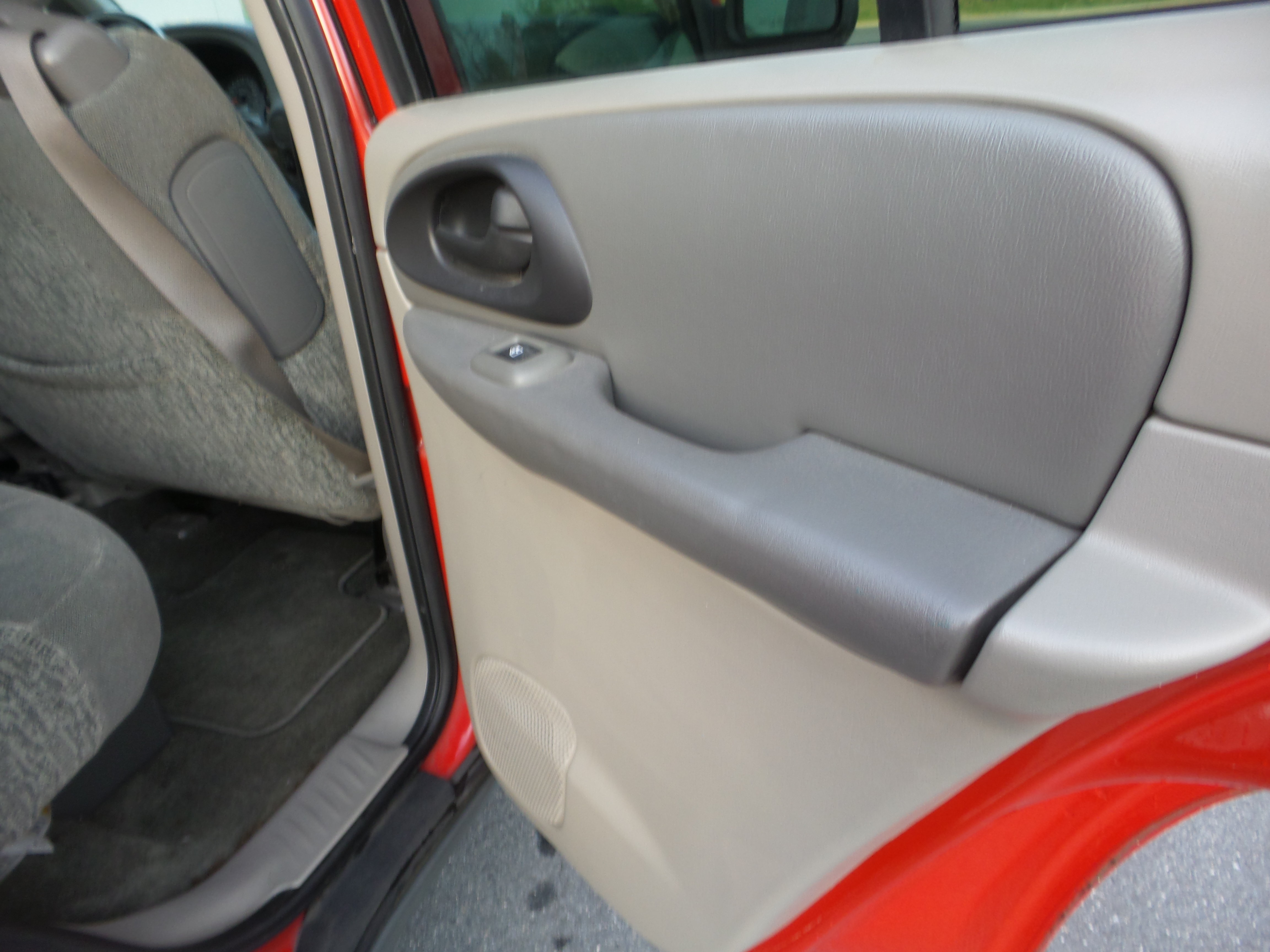 Used 2002 Chevrolet TrailBlazer LS w/ Preferred Equipment Group RWD image 55