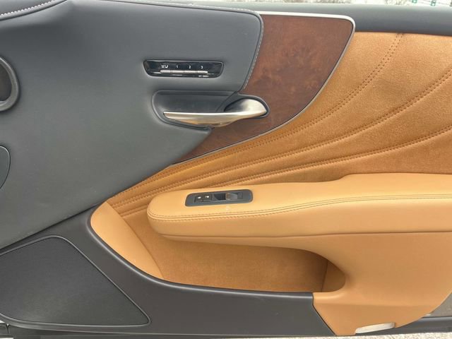 Certified 2023 Lexus LS 500 w/ Accessory Package (Z2) RWD image 25