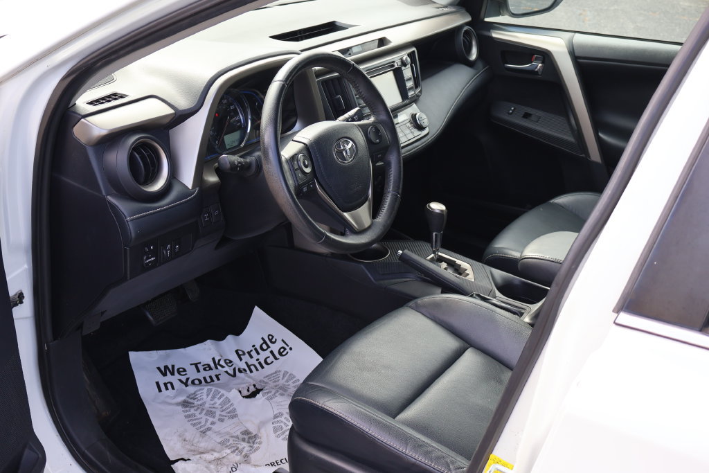 Used 2013 Toyota RAV4 Limited AWD/4WD image 28