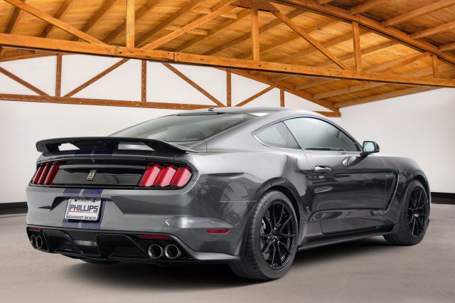 Used 2019 Ford Mustang Shelby GT350 w/ Technology Package image 5