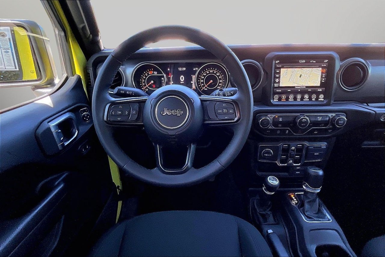 Used 2023 Jeep Wrangler Unlimited Sport AWD/4WD image 11