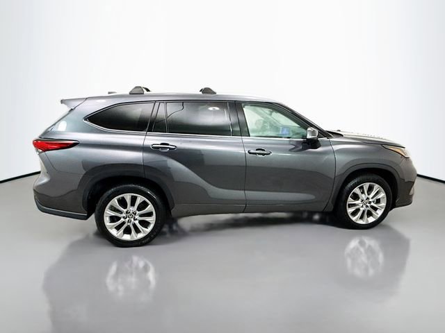Used 2023 Toyota Highlander Limited image 8