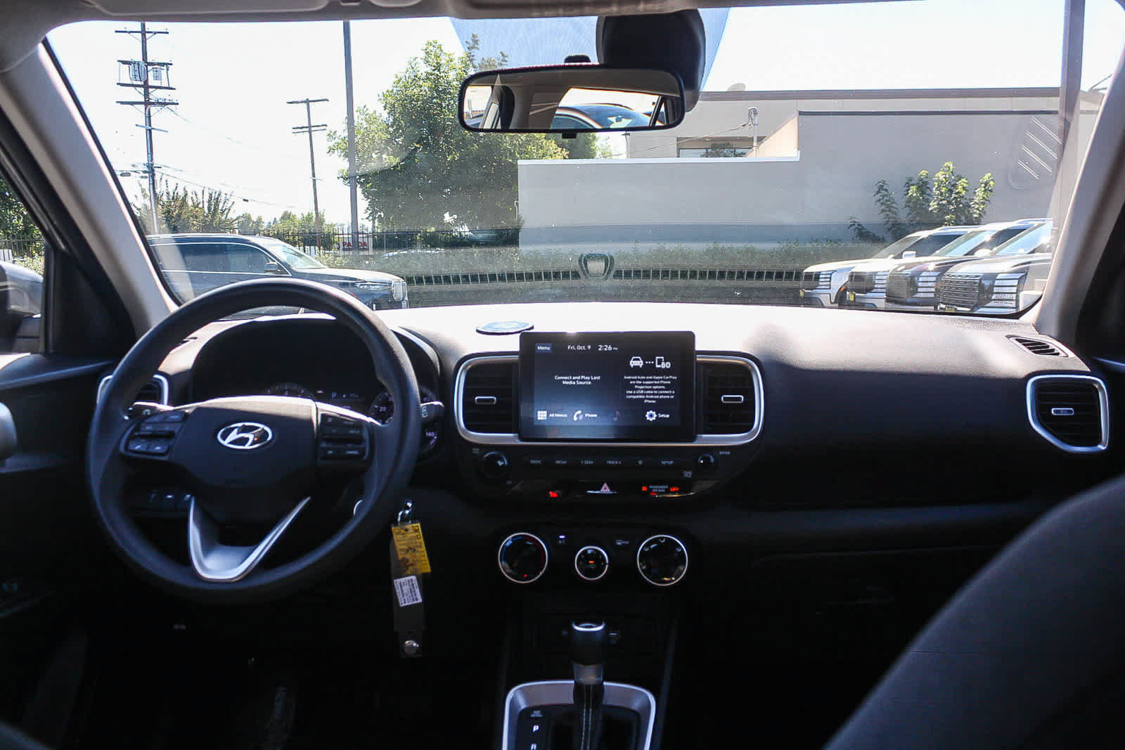 Used 2020 Hyundai Venue SE FWD image 16