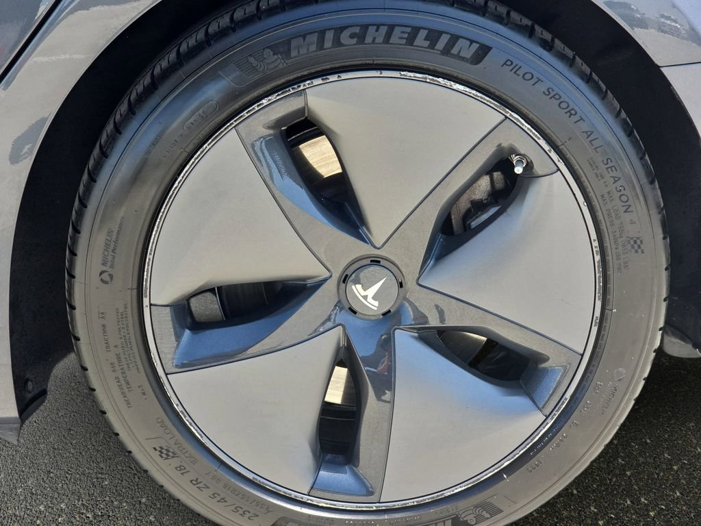 Used 2018 Tesla Model 3 Long Range RWD image 36