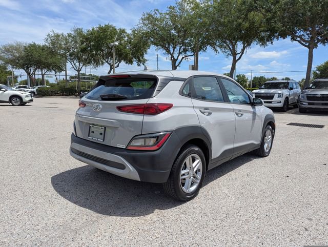 Used 2022 Hyundai Kona SE image 8