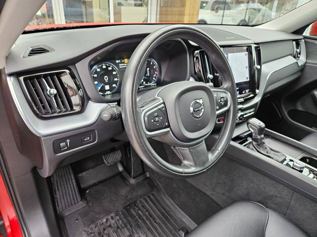 Used 2021 Volvo XC60 T5 Momentum w/ Advanced Package image 20
