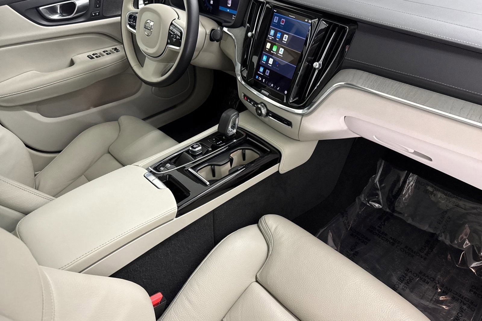 Used 2024 Volvo S60 T8 Ultimate w/ Climate Package image 32