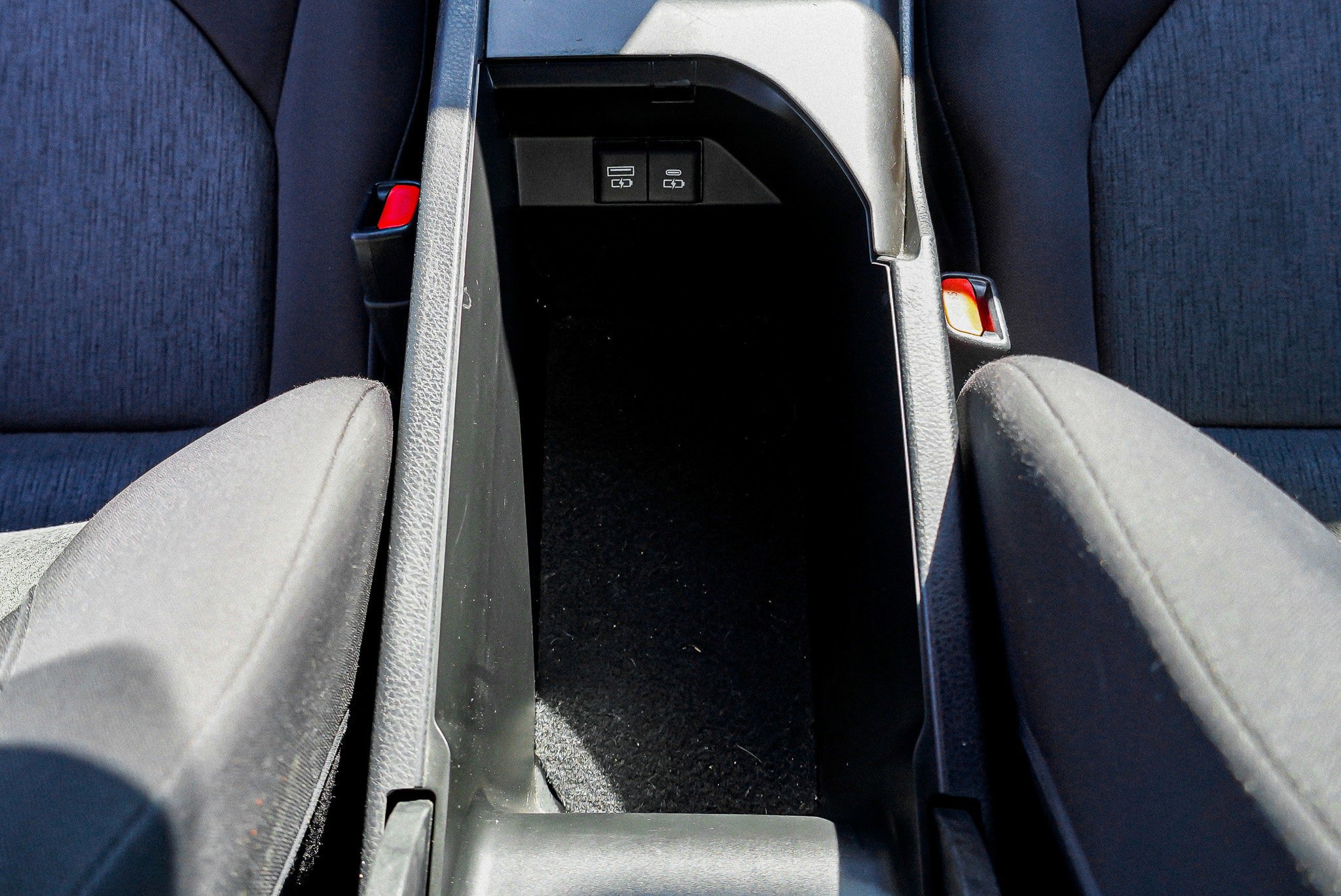 Used 2021 Toyota Camry LE FWD image 35