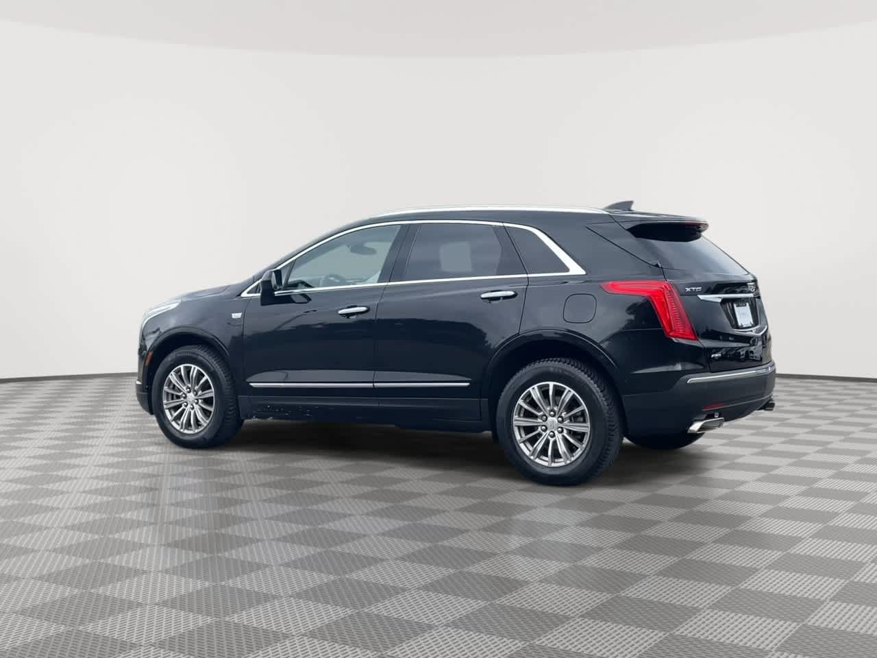 Used 2018 Cadillac XT5 Luxury w/ Driver Awareness Package AWD/4WD image 6