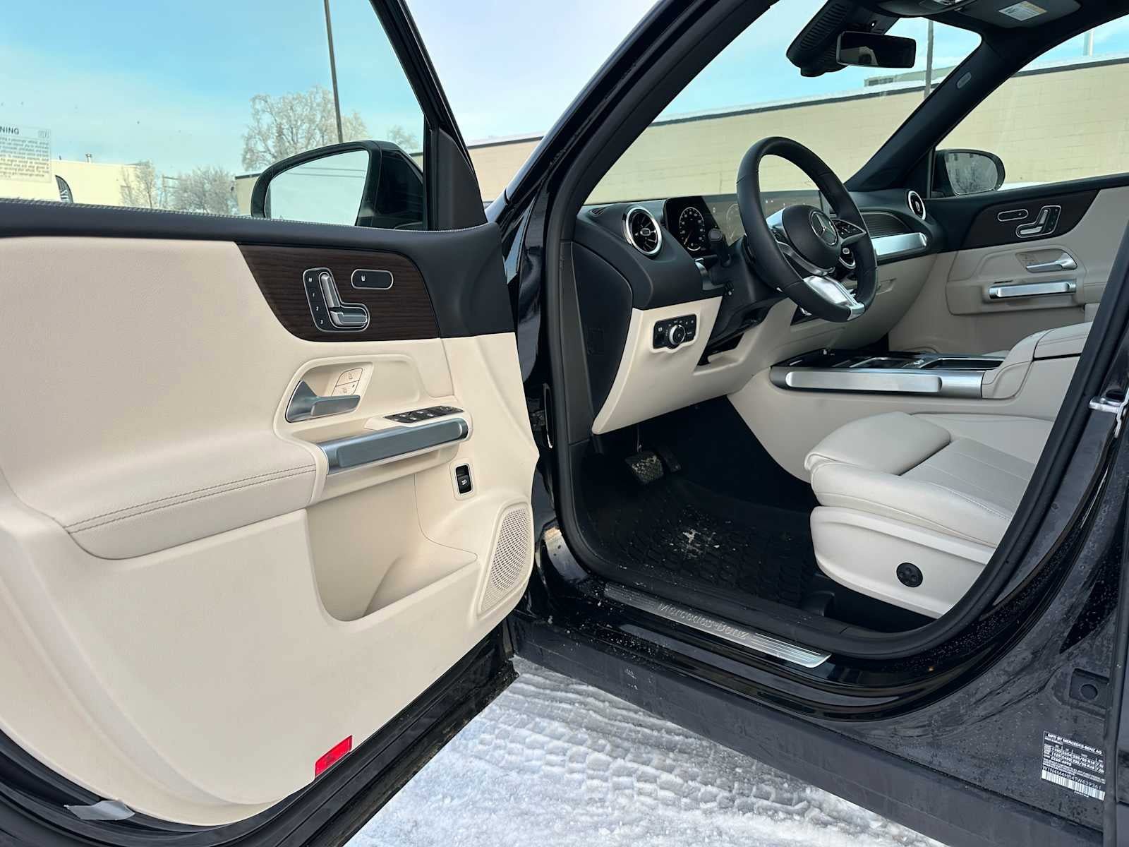 Used 2026 Mercedes-Benz GLB 250 4MATIC image 20