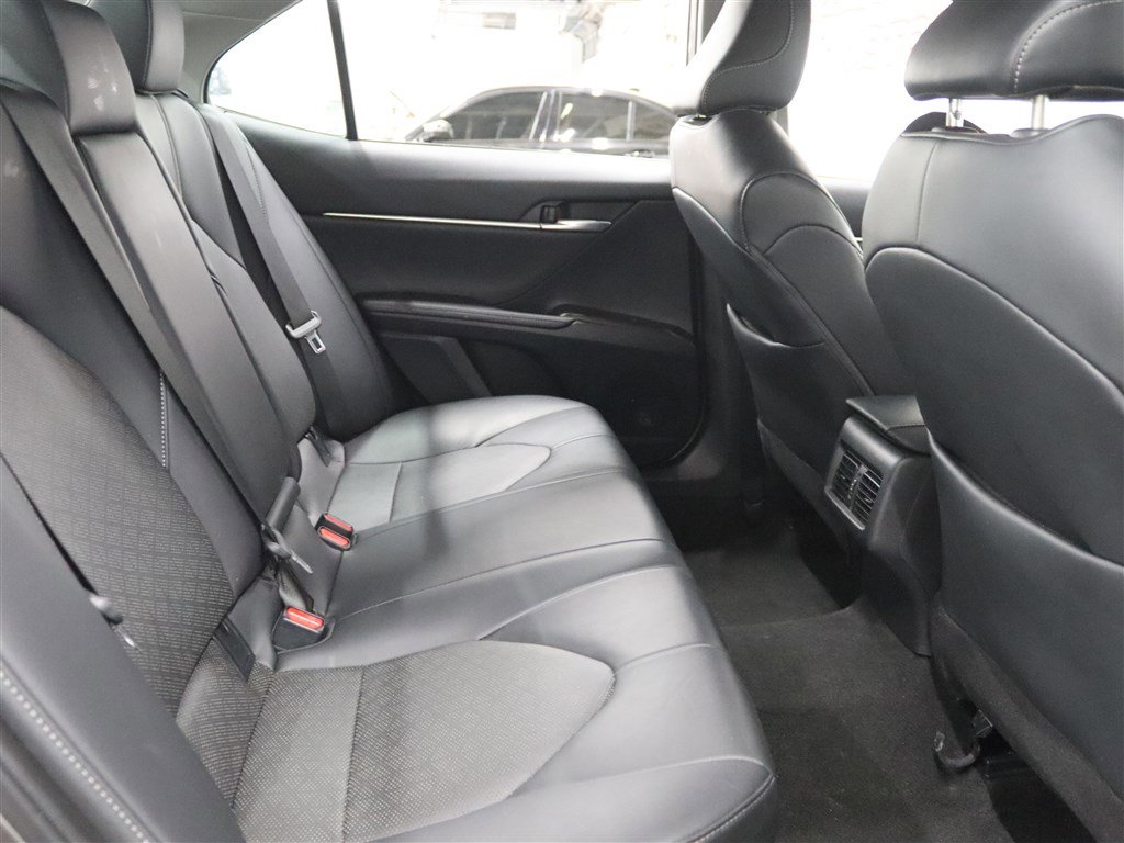 Used 2023 Toyota Camry XSE image 18