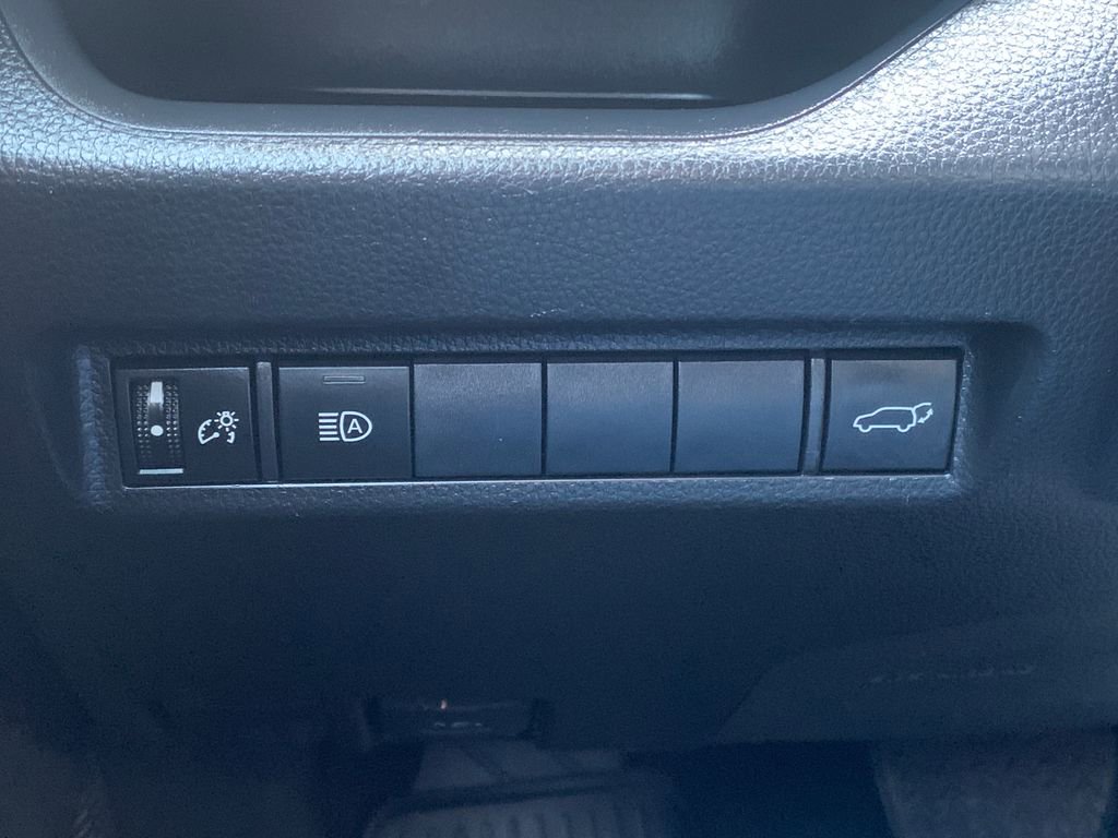 Used 2021 Toyota RAV4 XLE Premium image 22