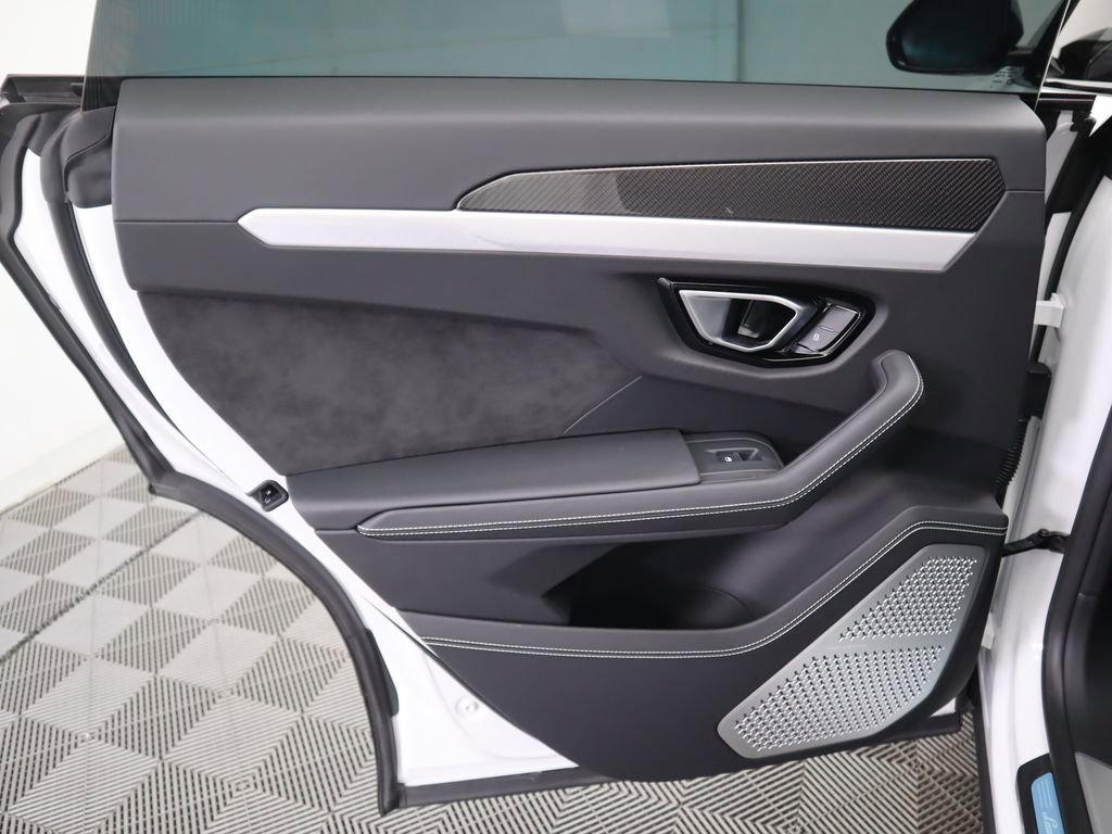 Used 2022 Lamborghini Urus image 27