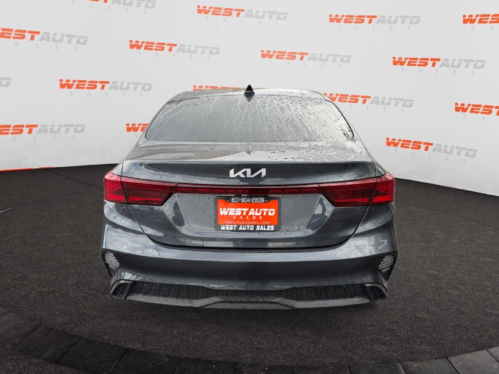 Used 2024 Kia Forte LXS FWD image 4