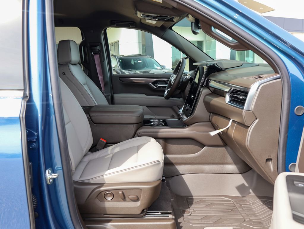 New 2026 GMC Yukon XL Elevation image 32