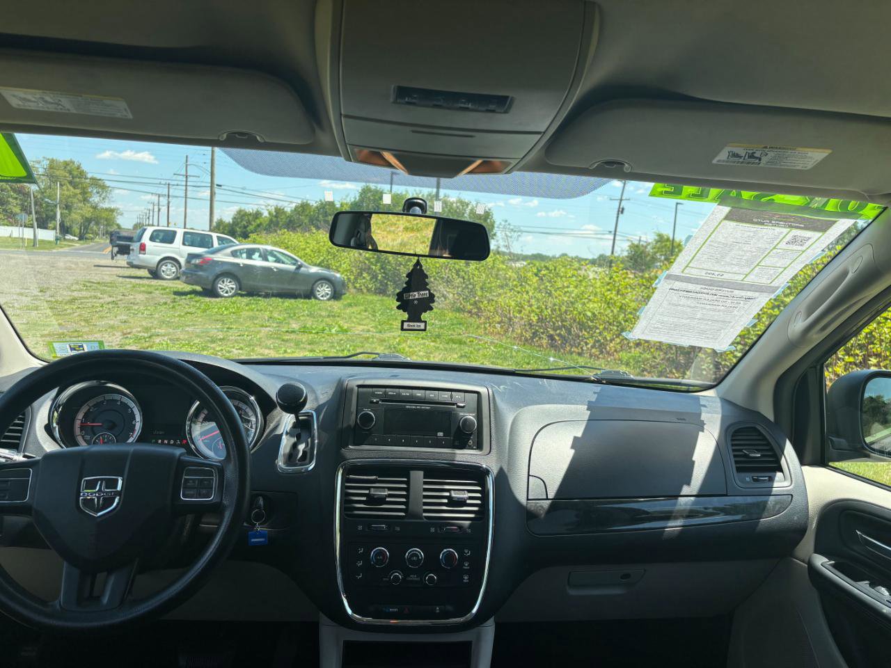 Used 2014 Dodge Grand Caravan SXT FWD image 10