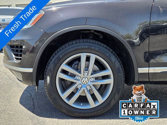 Used 2016 Volkswagen Touareg Sport AWD/4WD image 9