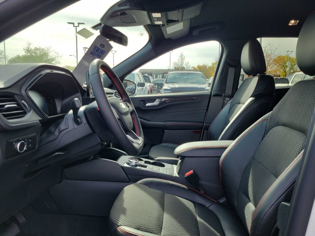 New 2026 Ford Escape ST-Line w/ Cold Weather Package AWD/4WD image 16