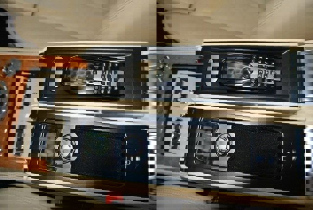 Used 2009 Bentley Azure image 23