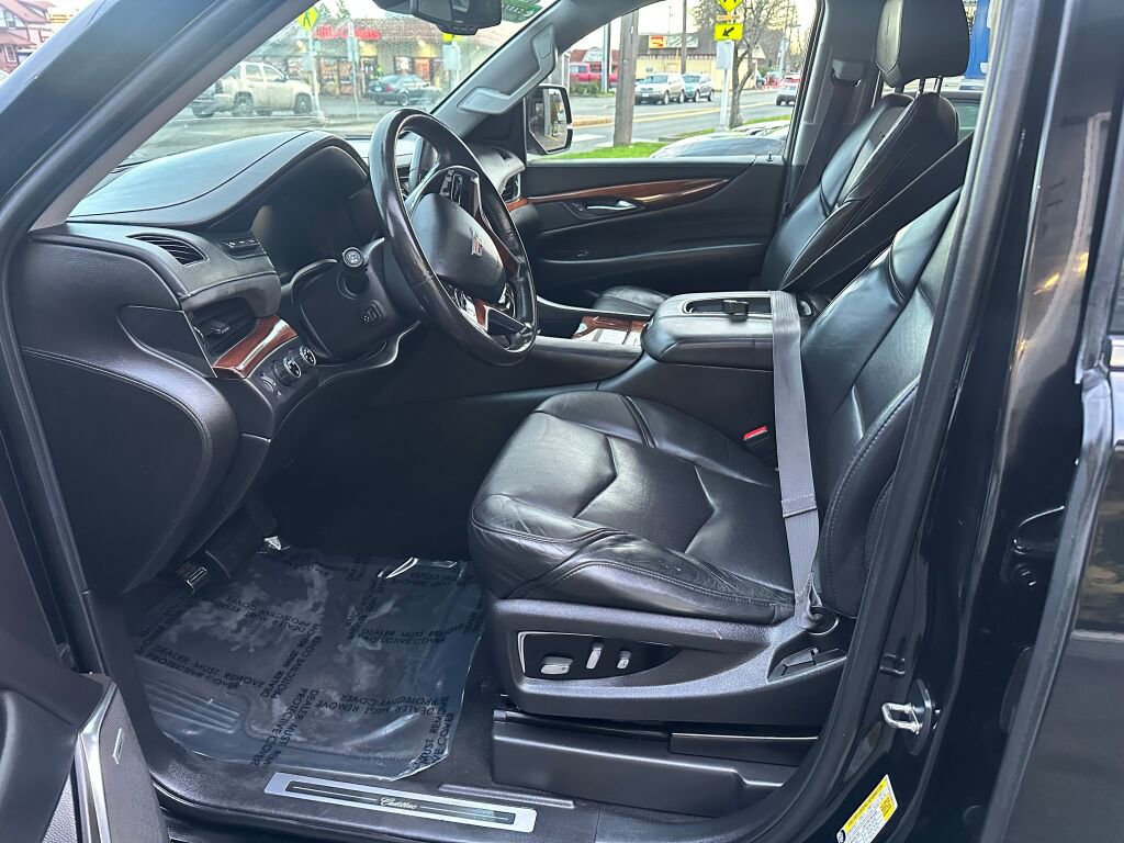 Used 2015 Cadillac Escalade ESV Luxury AWD/4WD image 11