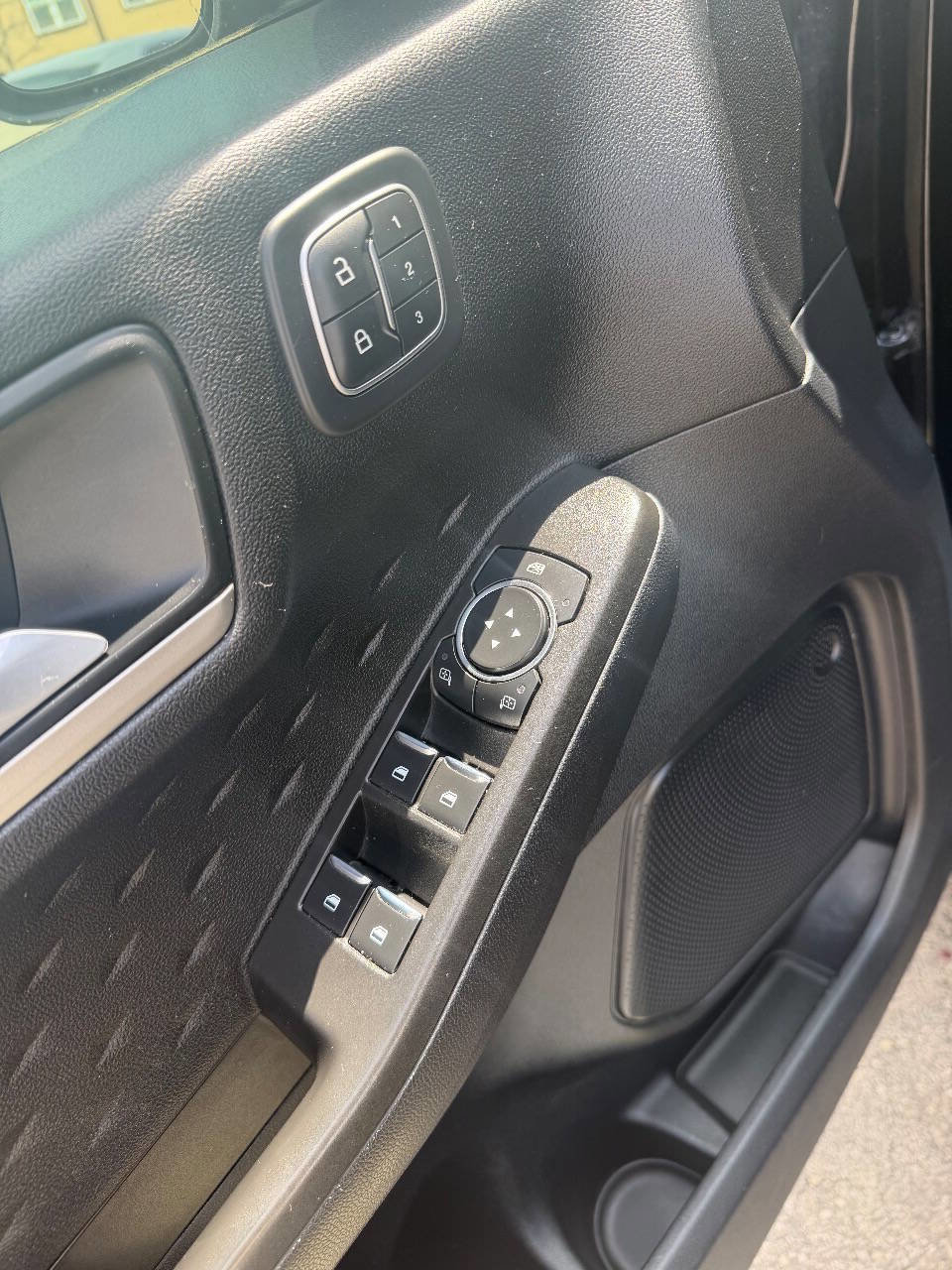 Used 2020 Ford Escape SEL AWD/4WD image 19