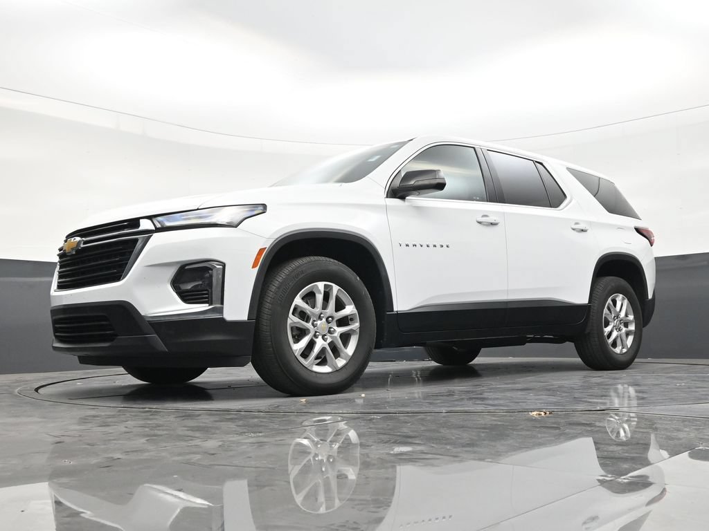 Used 2023 Chevrolet Traverse LS FWD image 19