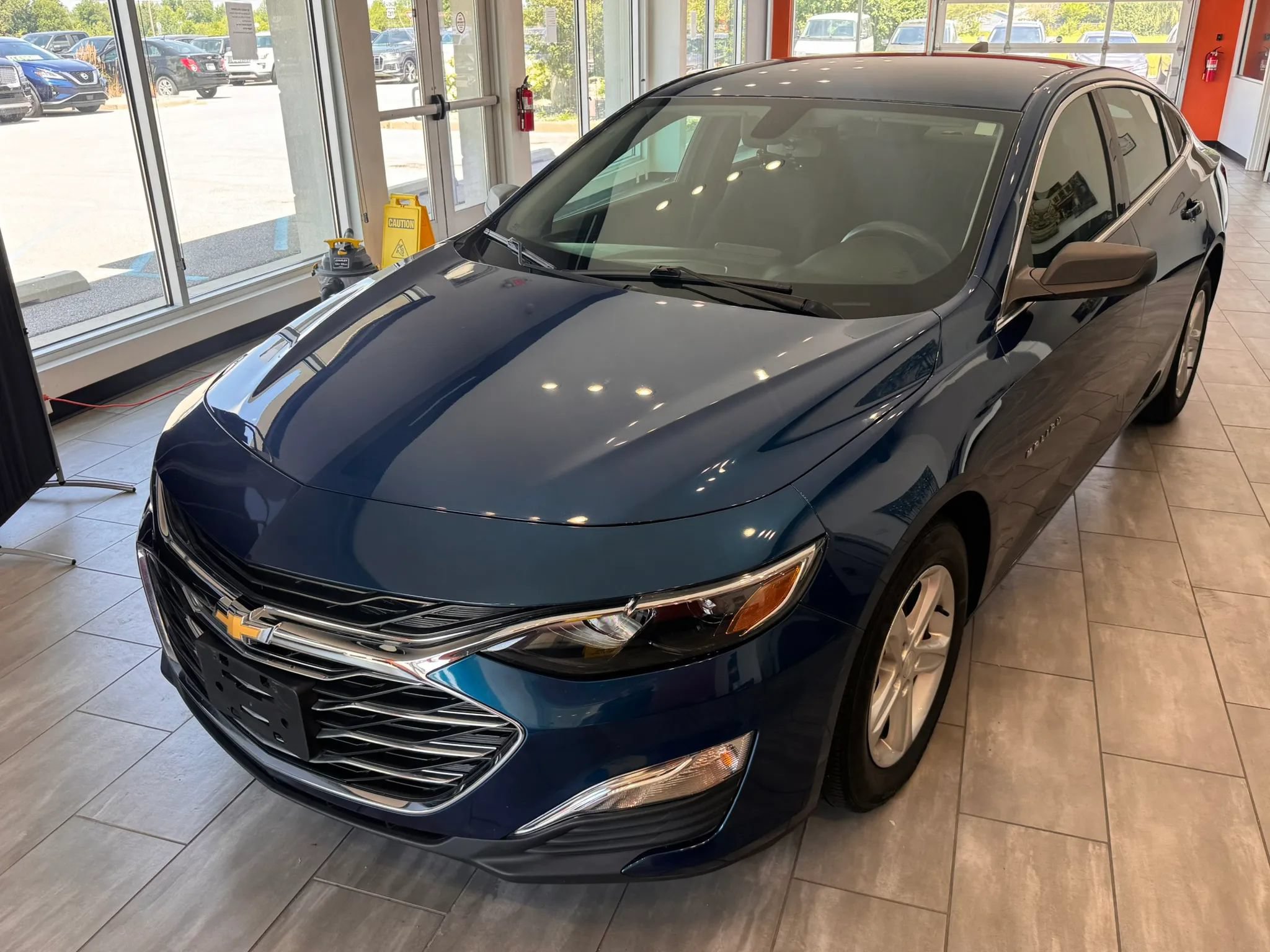 Used 2019 Chevrolet Malibu LS w/ LPO, Convenience Package 2 FWD image 9