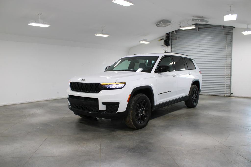 Used 2024 Jeep Grand Cherokee L Altitude AWD/4WD image 4