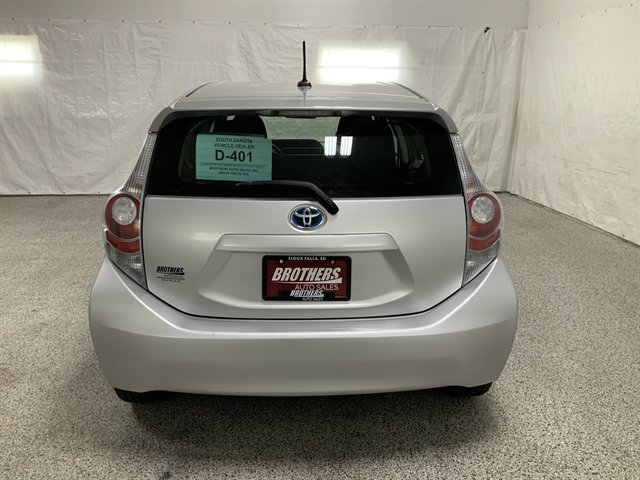 Used 2013 Toyota Prius C Three FWD image 6