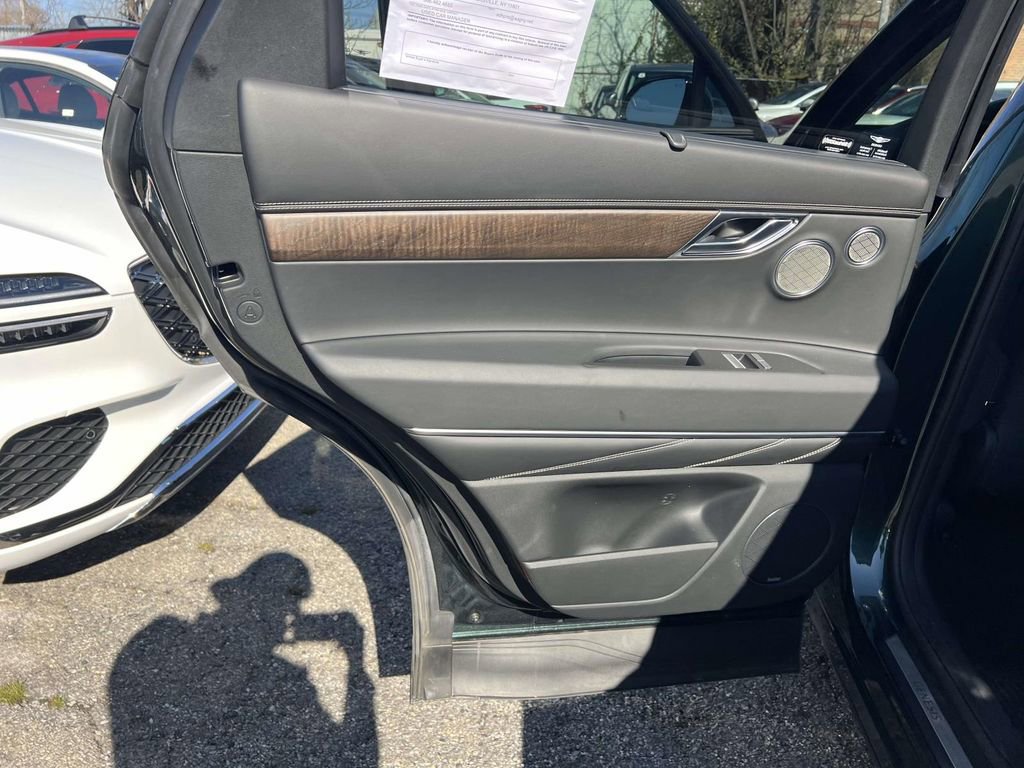 Certified 2023 Genesis GV80 2.5T w/ Prestige 20" Package image 15