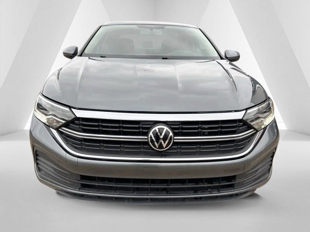 Used 2022 Volkswagen Jetta S image 2