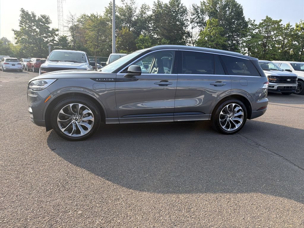 Certified 2023 Lincoln Aviator Grand Touring w/ Equipment Group 301A AWD/4WD image 2