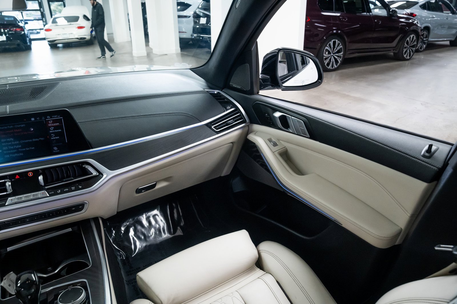 Used 2021 BMW X7 xDrive40i w/ M Sport Package image 11