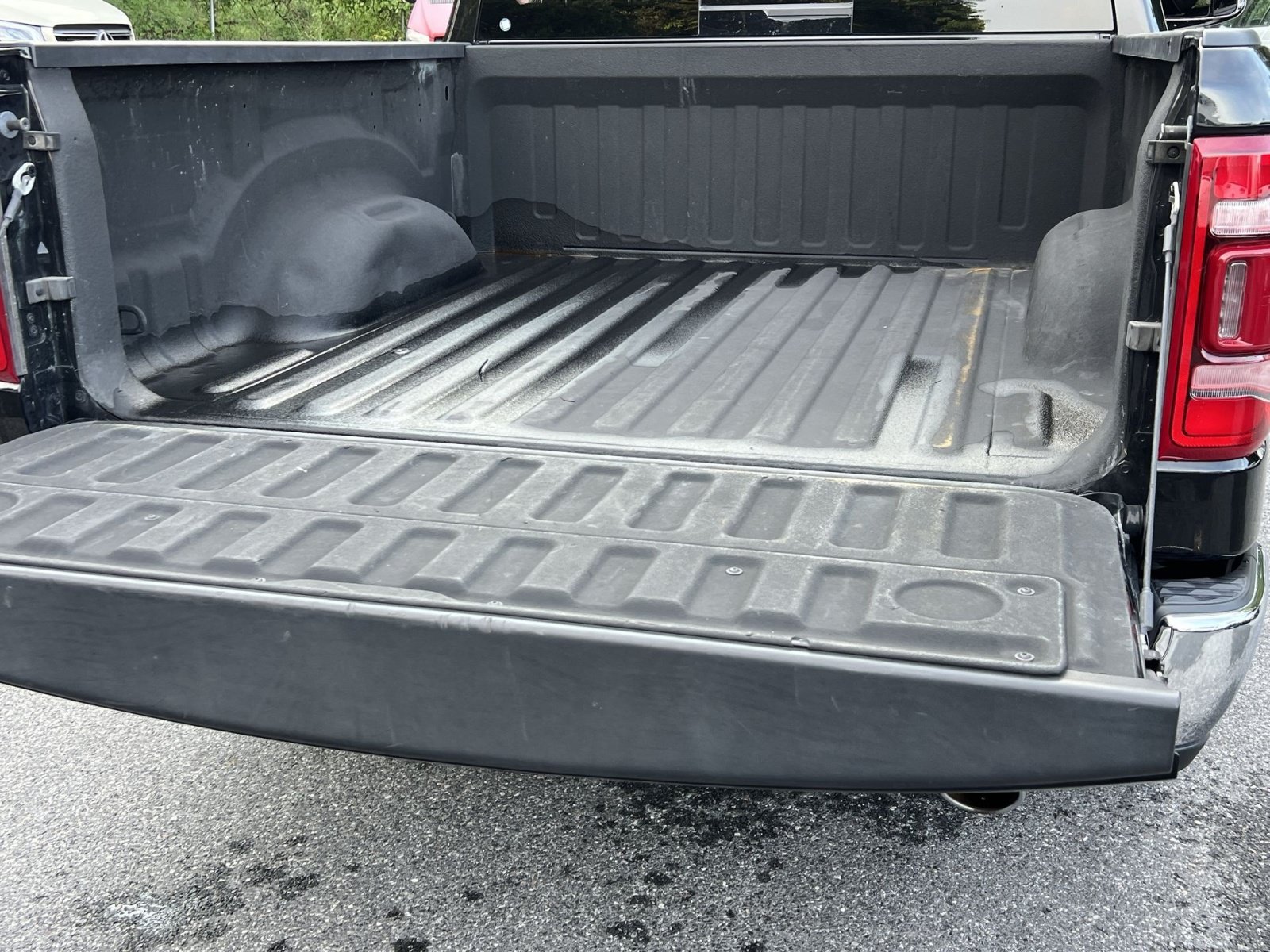 Used 2024 RAM 1500 Laramie AWD/4WD image 31