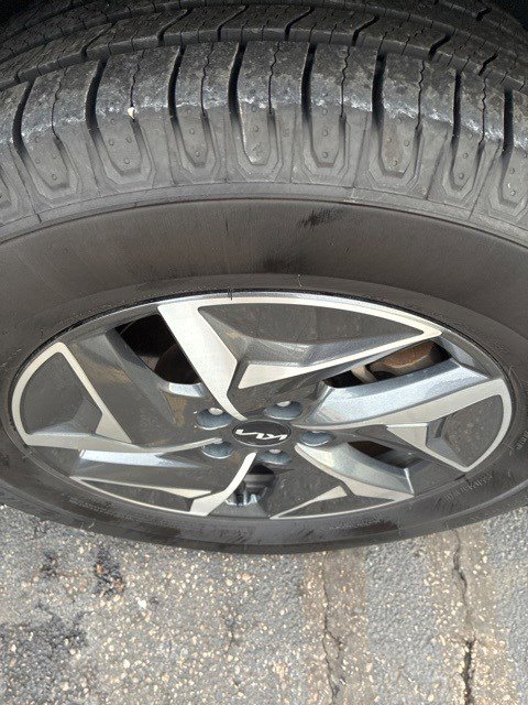 Used 2022 Kia Sorento EX w/ Panoramic Sunroof Package image 11