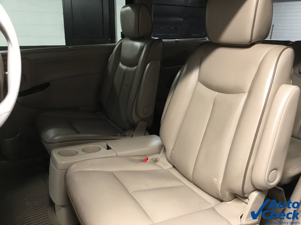 Used 2011 Nissan Quest LE FWD image 31