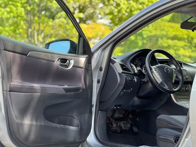 Used 2014 Nissan Sentra SV w/ SV Driver Package FWD image 9