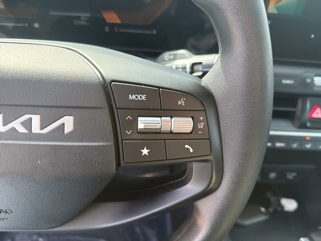 Used 2025 Kia K4 LXS image 18