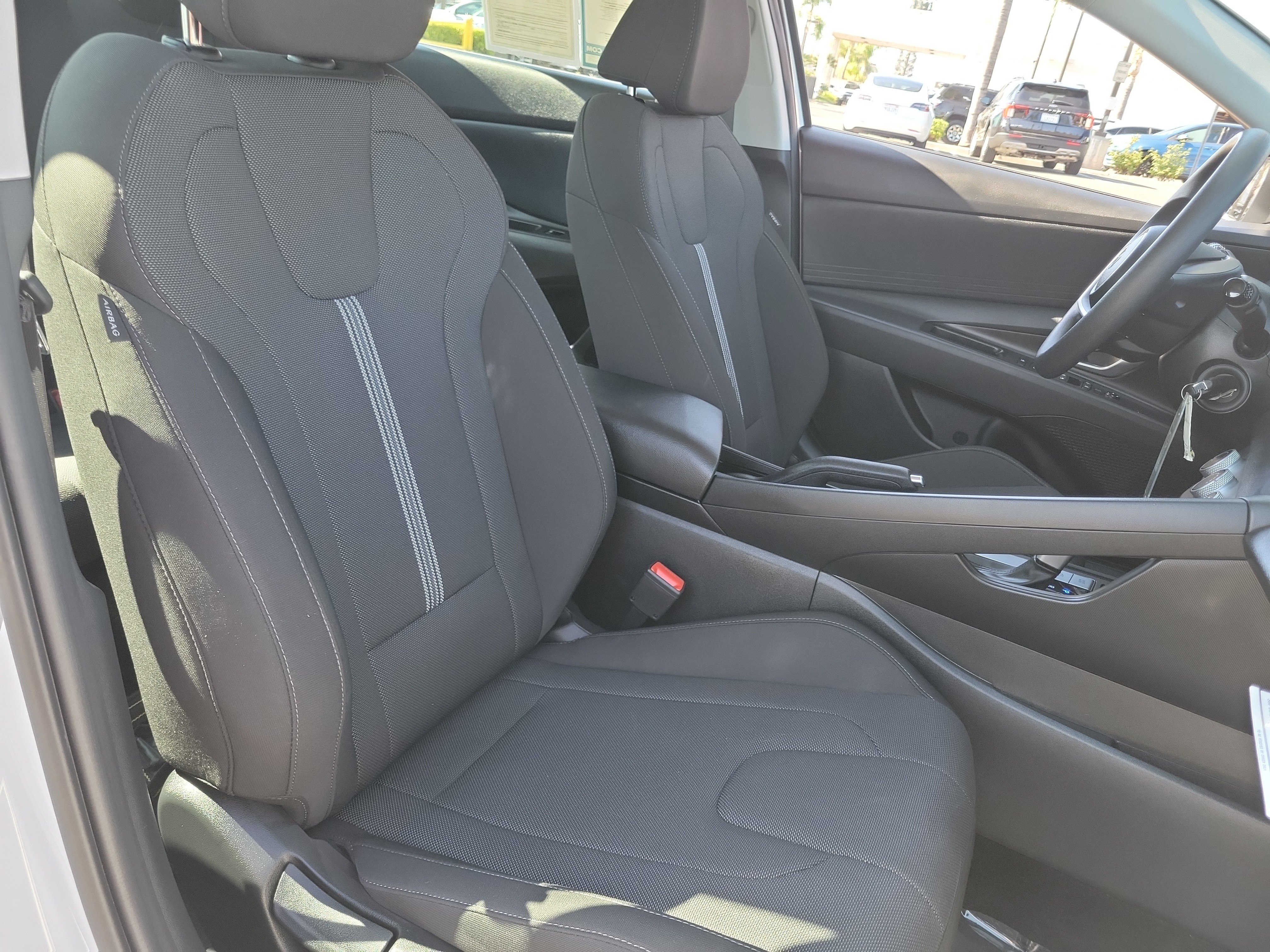 Certified 2025 Hyundai Elantra SE FWD image 22