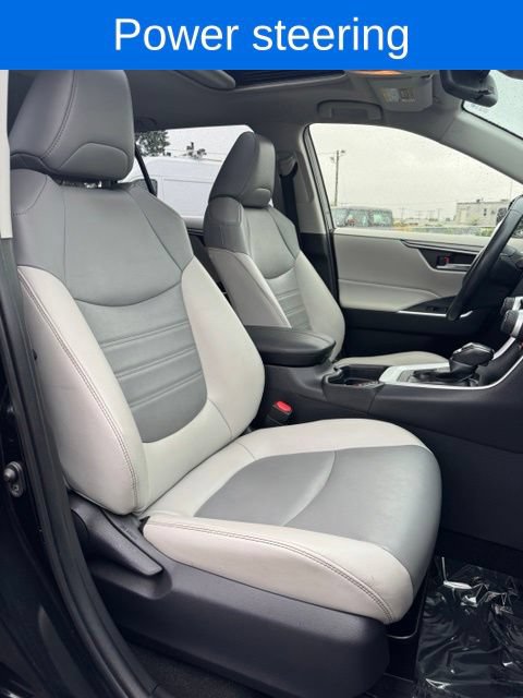 Used 2019 Toyota RAV4 XLE Premium w/ Cold Weather Package AWD/4WD image 28