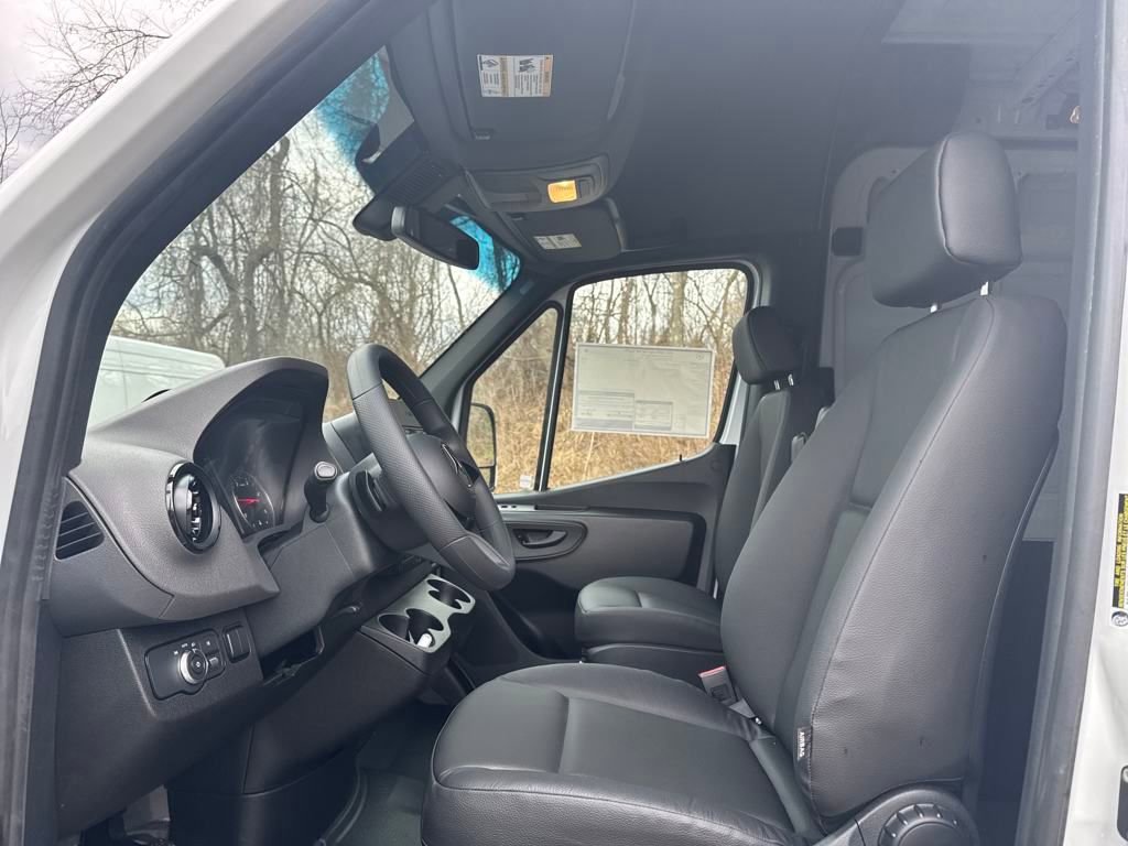 New 2025 Mercedes-Benz Sprinter 2500 image 9