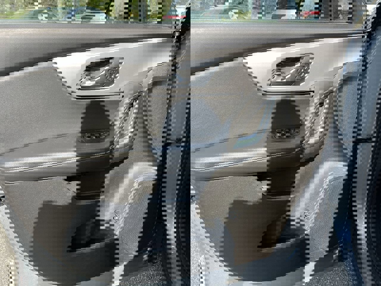 Used 2023 Chevrolet Blazer LT w/ Convenience Package image 14