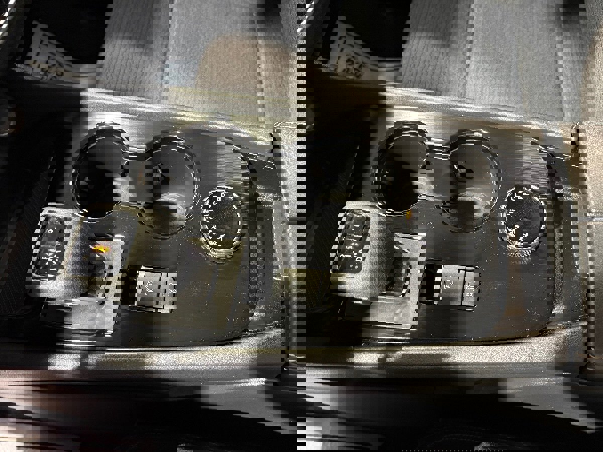 Used 2023 Nissan Rogue SV image 25