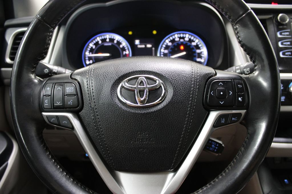 Used 2018 Toyota Highlander XLE FWD image 24