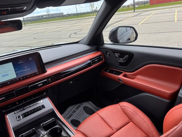 New 2026 Lincoln Aviator Reserve w/ Jet Appearance Package AWD/4WD image 16