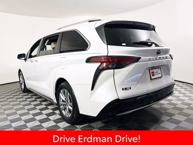 Certified 2023 Toyota Sienna Limited FWD image 21
