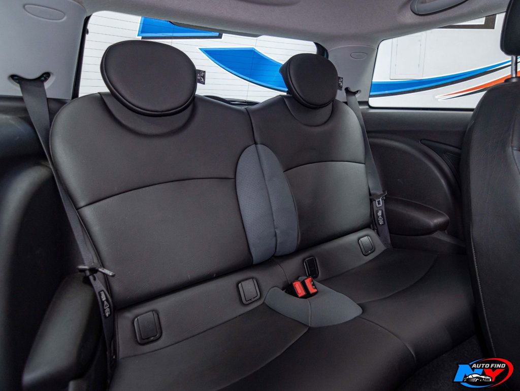 Used 2009 MINI Cooper Hardtop image 18