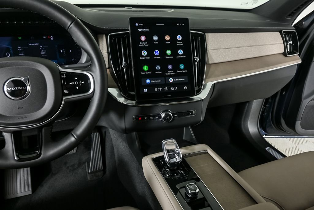 Used 2026 Volvo XC90 B6 Plus w/ Protection Package Premier image 15