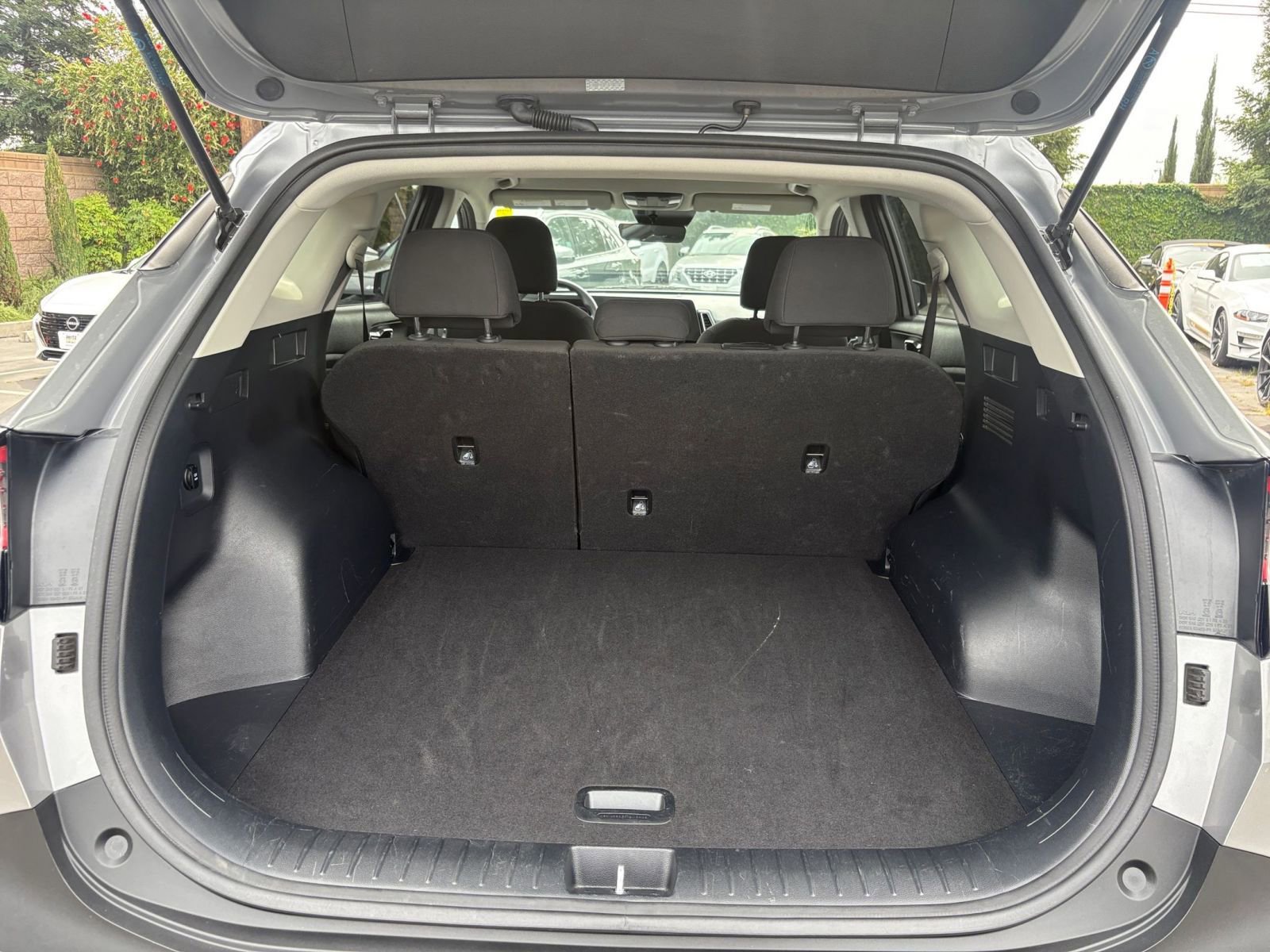 Used 2025 Kia Sportage LX image 30